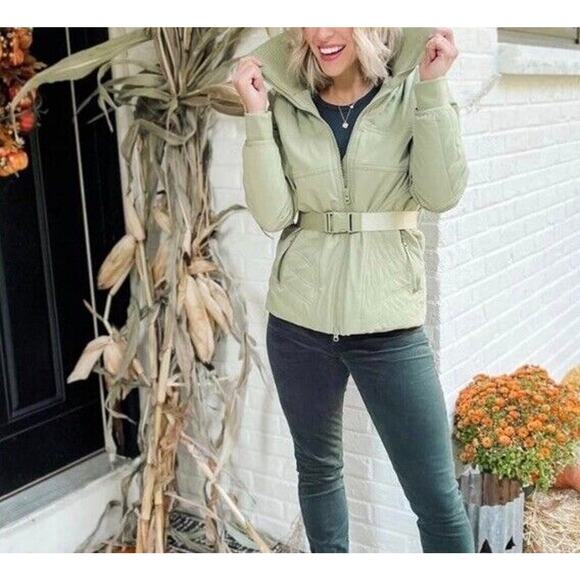 CAbi Ski Lift Puffer Jacket Size M Belted Full Zip Green Quilted #4300 - Picture 2 of 7